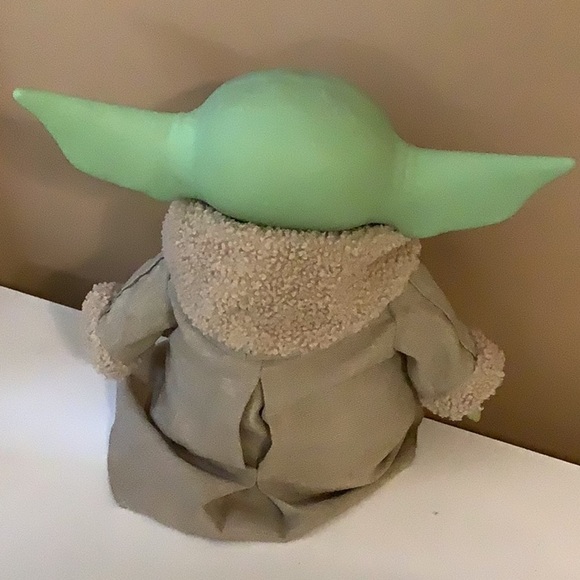 Mattel Baby Yoda Plush Toy with Tan Coat Preloved - Picture 4 of 5